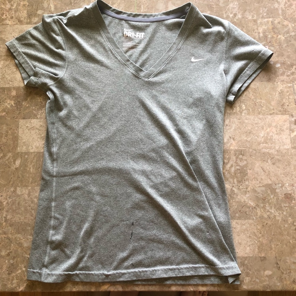 Nike v neck 💫